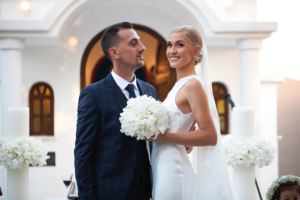 Elegant φθινοπωρινός γάμος στην Αθήνα με λευκά λίλιουμ │ Ροζαλία & Δημήτρης