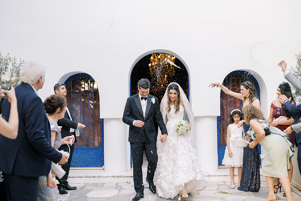 Εντυπωσιακός καλοκαιρινός γάμος με γαλάζιες και λευκές ορτανσίες │ Θεονίτσα & Δημήτρης