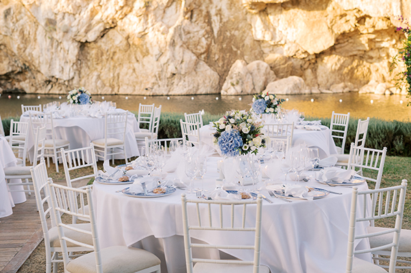 impressive-wedding--light-blue-white-hydrangeas_57x