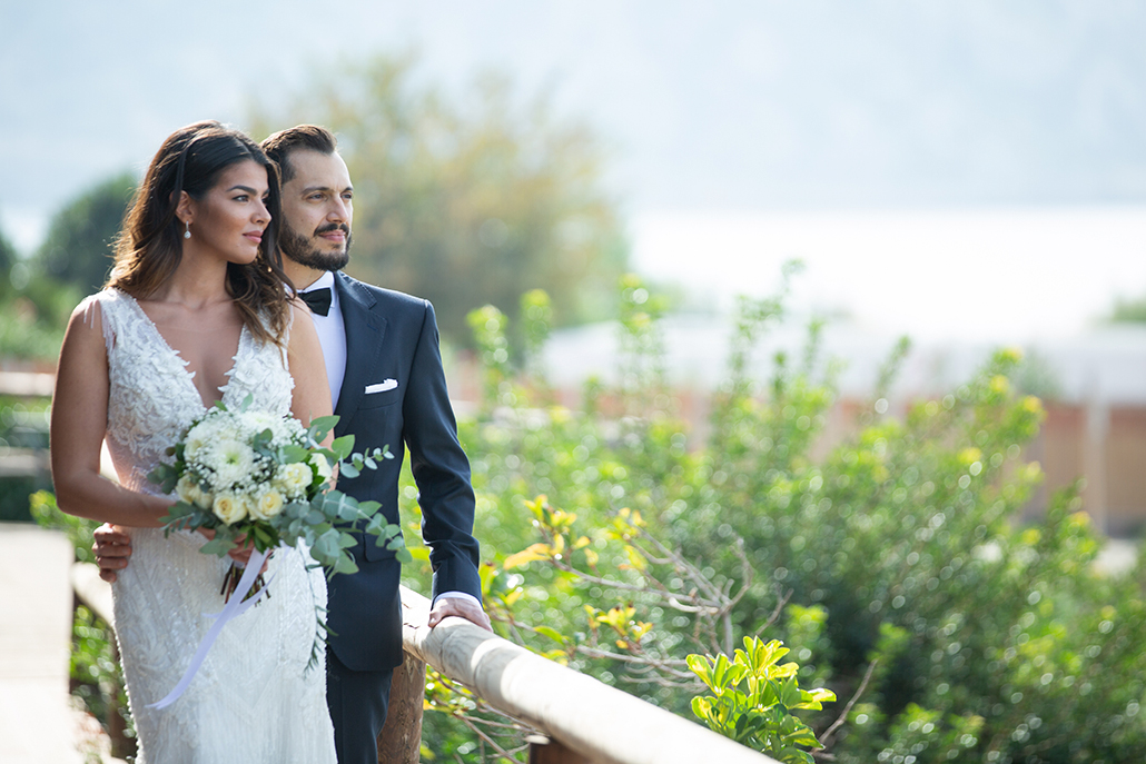 Lovely romantic γάμος στην Αθήνα με λευκά λουλούδια, ελιά κι ευκάλυπτο │ Άννα & Μιχάλης