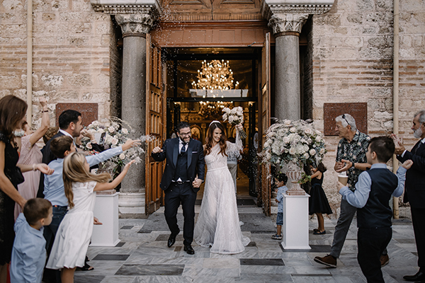 luxury-fall-wedding-thessaloniki-white-florals-special-lighting_27