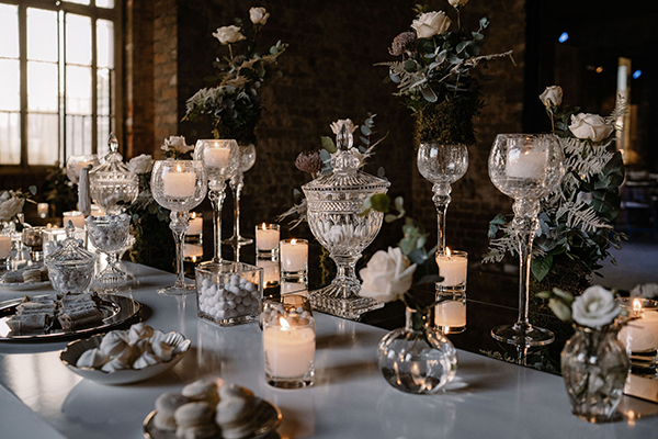 luxury-fall-wedding-thessaloniki-white-florals-special-lighting_35