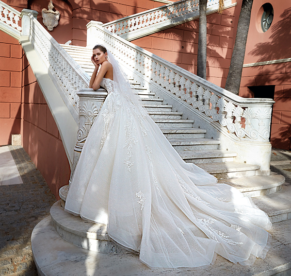 stunning-wedding-dresses-signature-demetrios_08x