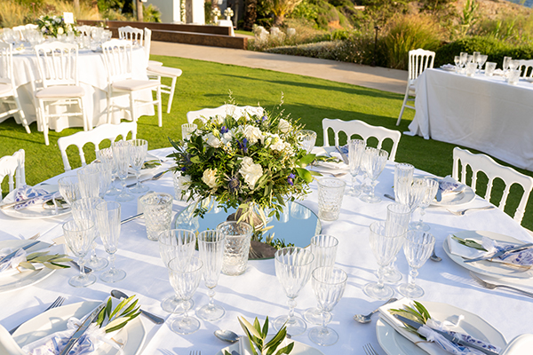 summer-wedding-athens-white-blooms-modern-touches_20