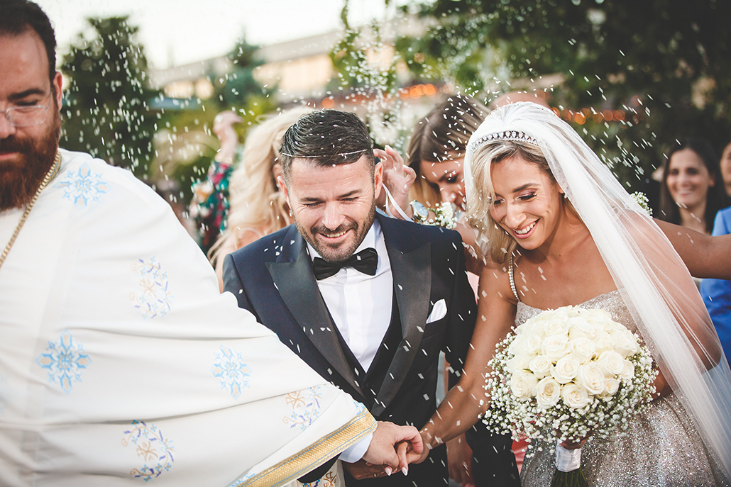 All white φθινοπωρινός γάμος στην Αθήνα με ορτανσίες και λυσίανθο │ Αιμιλία & Γιώργος