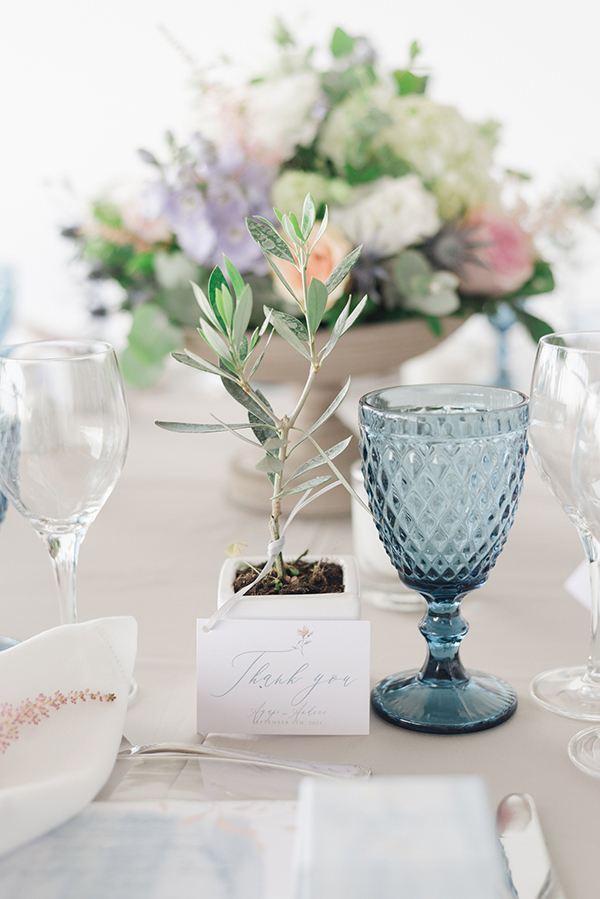 modern-fall-wedding-athens-florals-light-blue-purple-hues_28