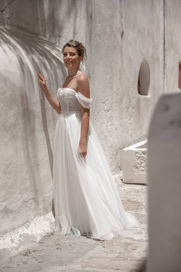 romantic-wedding-dresses-atelier-vikatou-chic-bridal-look_04x