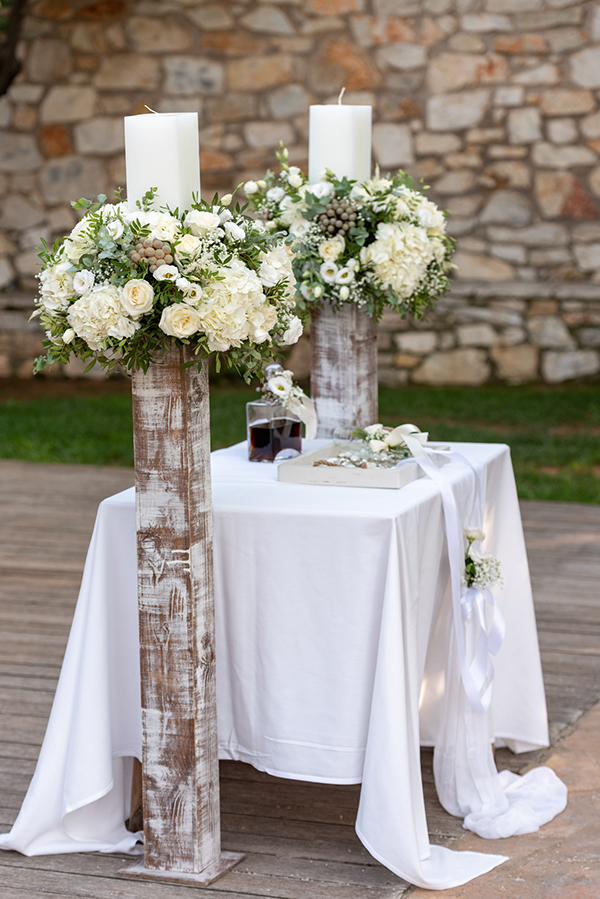summer-wedding-athens-white-blooms-rustic-touches_14