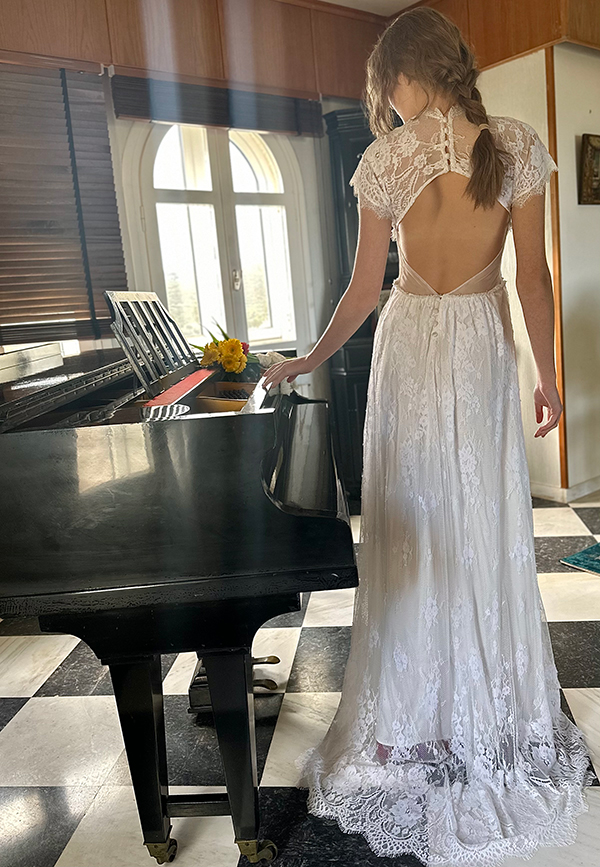boho-wedding-gowns-celia-dragouni-stylish-bridal-look_10