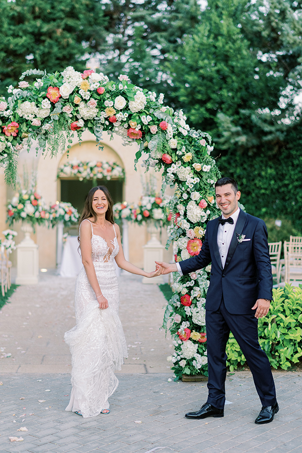 elegant-summer-wedding-ktima-orizontes-impressive-floral-arrangments_43