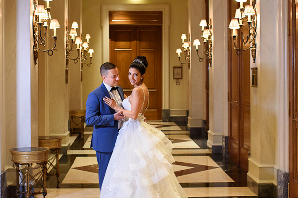 Elegant γάμος στο Hotel Grande Bretagne με λευκό λυσίανθο και ορχιδέες │ Daniela & Dennis