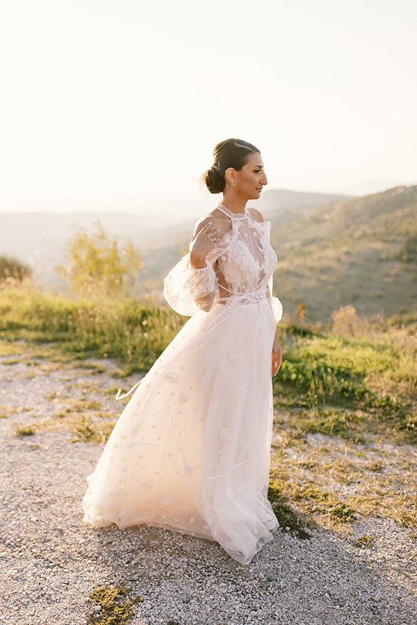 elegant-wedding-thessaloniki-beautiful-florals-light-romantic-hues_13