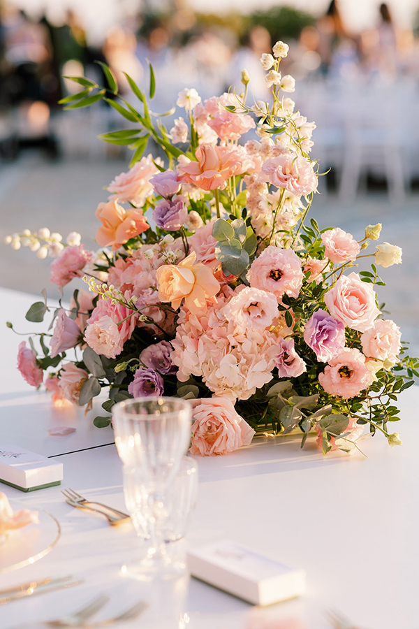 elegant-wedding-thessaloniki-beautiful-florals-light-romantic-hues_86