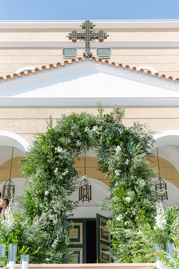 fairytale-summer-wedding-athens-impressive-floral-arrangements-white-hues_37x