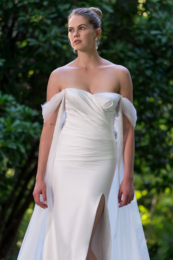 impressive-wedding-gown-costantino-bride-stunning-bridal-look_19x