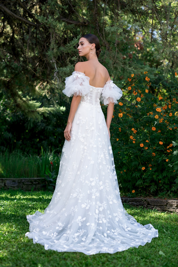 impressive-wedding-gown-costantino-bride-stunning-bridal-look_30x