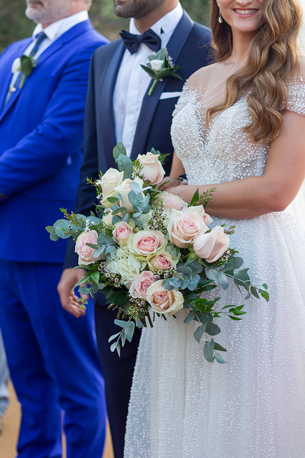 lovely-romantic-wedding-athens-roses-hydrangeas-light-tones_23