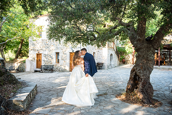 lovely-wedding-thessaloniki-white-light-blue-hydrangeas_05