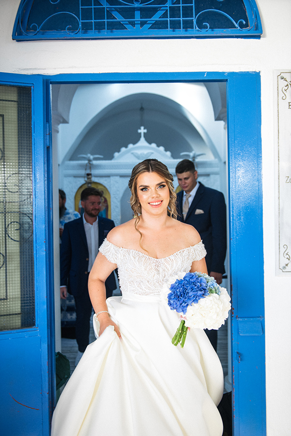 lovely-wedding-thessaloniki-white-light-blue-hydrangeas_16x