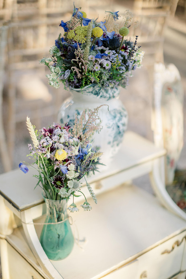 rustic-chic-wedding-impressive-floral-arrangments-magic-lighting_33