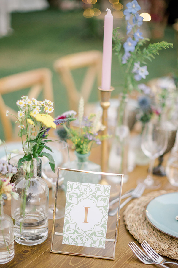 rustic-chic-wedding-impressive-floral-arrangments-magic-lighting_58