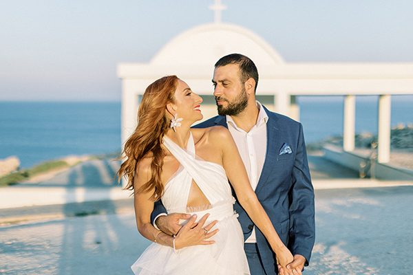 Stylish καλοκαιρινός γάμος στο Nava Seaside με πολύχρωμα λουλούδια │ Σταύρη & Σόλων