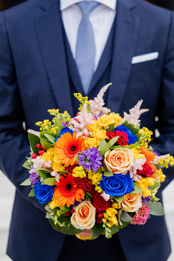 summer-wedding-drama-colorful-florals_11