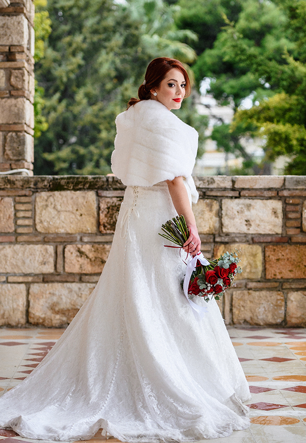 beautiful-winter-wedding-athens-red-roses_24