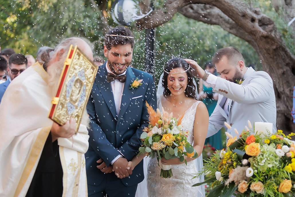 Μποέμ καλοκαιρινός γάμος στο Κρωπίας Γη με πολύχρωμα λουλούδια και pampas grass │ Σάντρα & Αντώνης