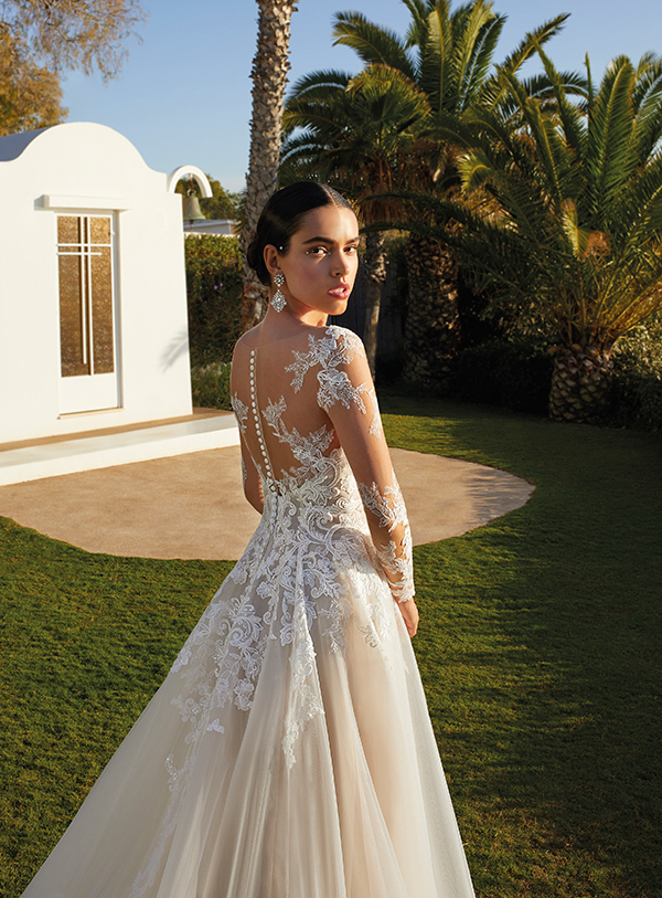 breathtaking-wedding-dresses-demetrios-impressive-open-back-adore-them_05