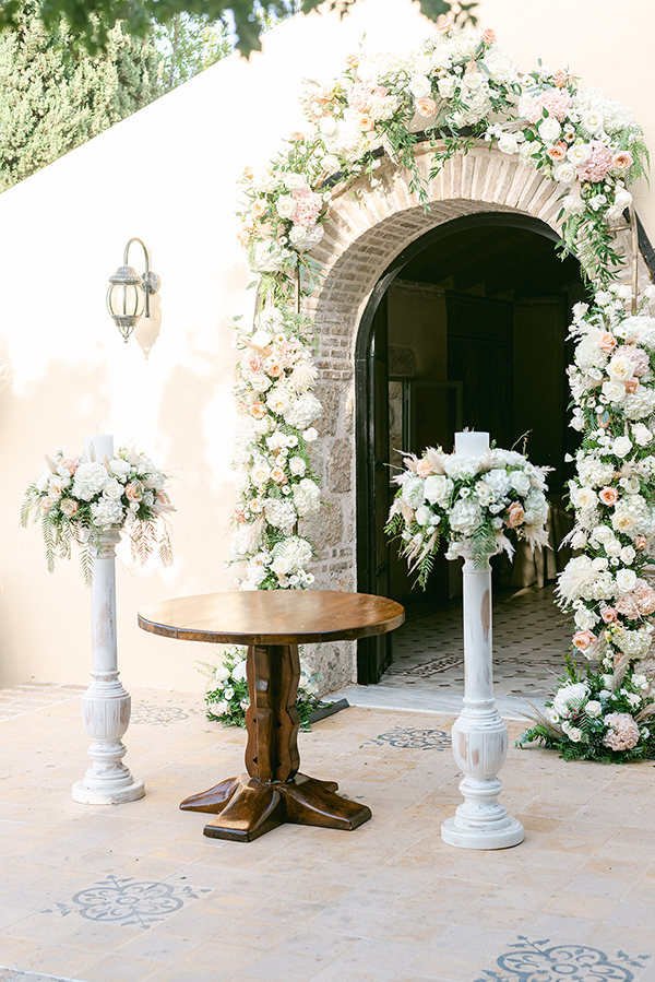 floral-filled-summer-wedding-athens-pastel-hues-romantic-details_11