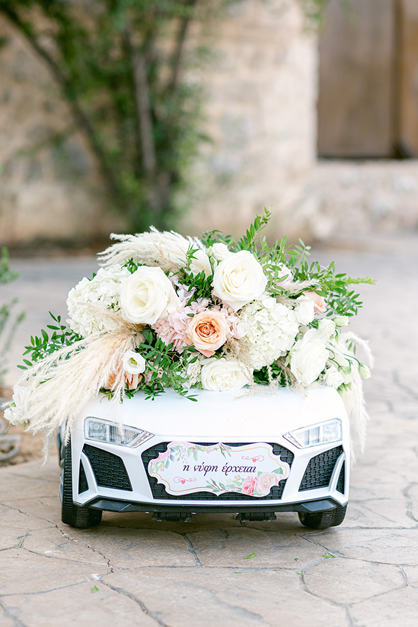 floral-filled-summer-wedding-athens-pastel-hues-romantic-details_15