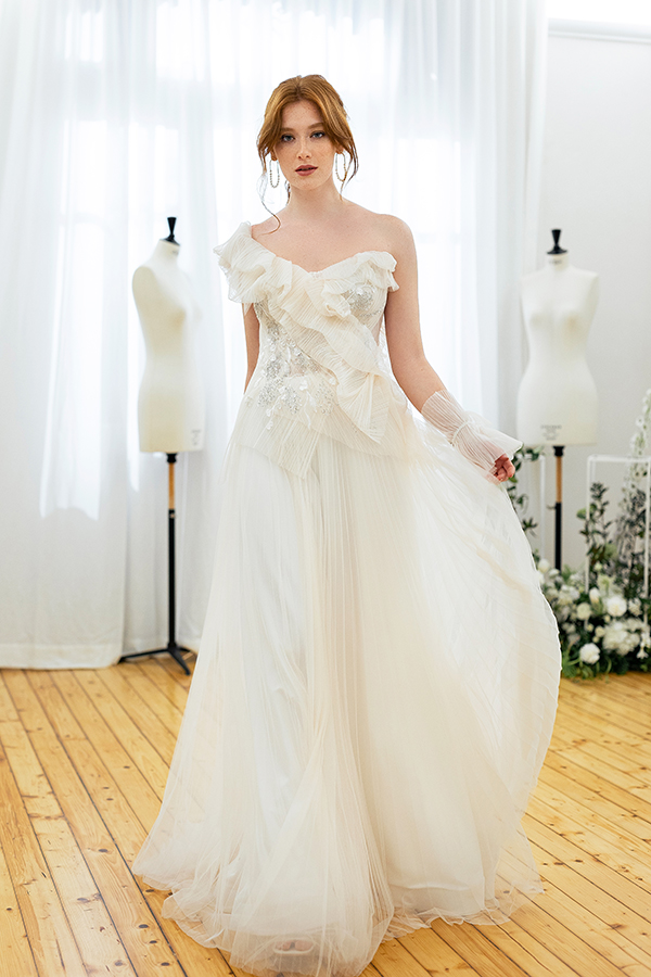 gorgeous-wedding-gowns-luccia-b-total-romantic-look-dream-for_14