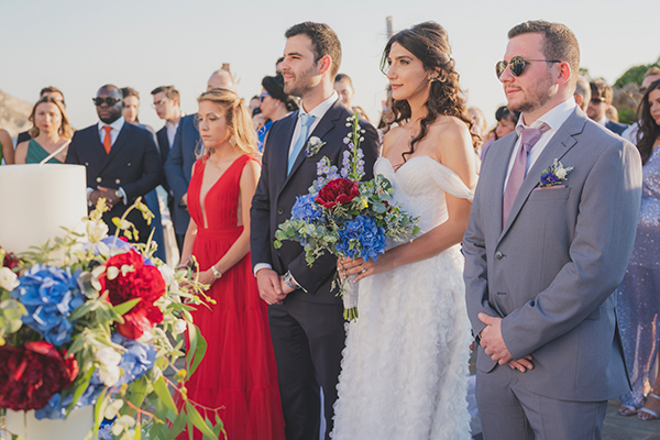 Μοντέρνος γάμος στο Κτήμα Χατζή με μπλε ορτανσίες και κόκκινες παιώνιες │ Χριστίνα & Δημήτρης