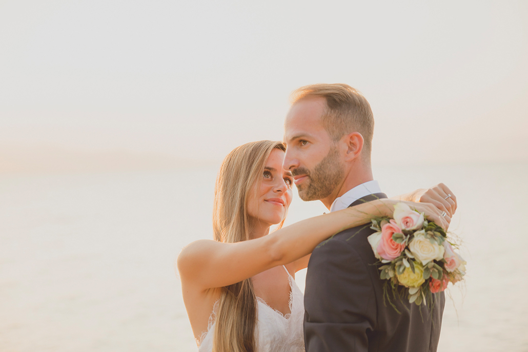 Όμορφος καλοκαιρινός γάμος με ρομαντικά στιγμιότυπα │ Φερενίκη & Δημήτρης