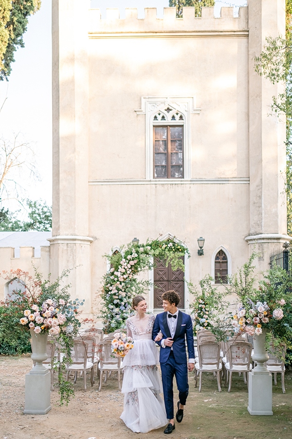 spring-styled-shoot-athens-beautiful-florals-romantic-vibes_08