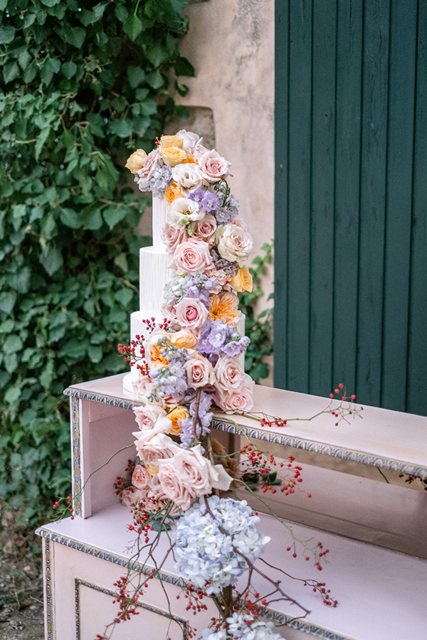 spring-styled-shoot-athens-beautiful-florals-romantic-vibes_15