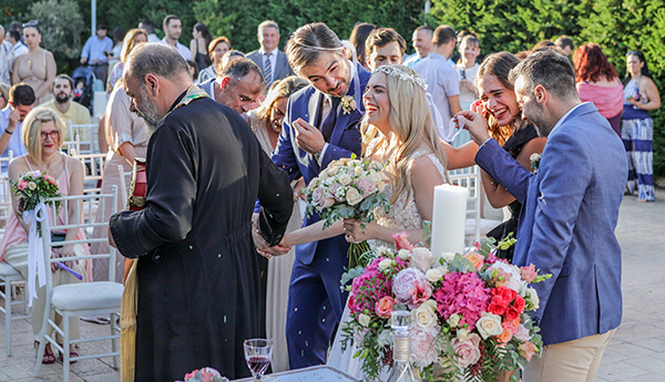 summer-wedding-baptism-athens-roses-hydrangeas-romantic-tones_20