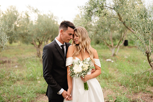 beautiful-fall-wedding-kozani-olive-leaves-white-roses_45