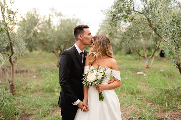 beautiful-fall-wedding-kozani-olive-leaves-white-roses_48