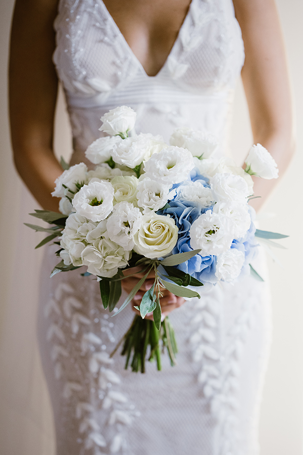 dreamy-summer-wedding-kythira-light-blue-white-hydrangeas_13