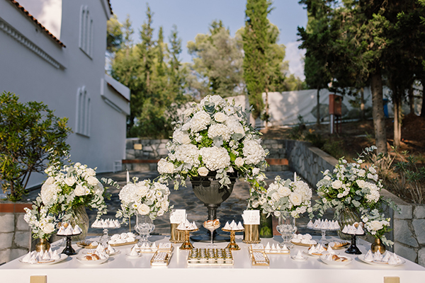 dreamy-summer-wedding-thessaloniki-impressive-floral-arrangements-white-color_25