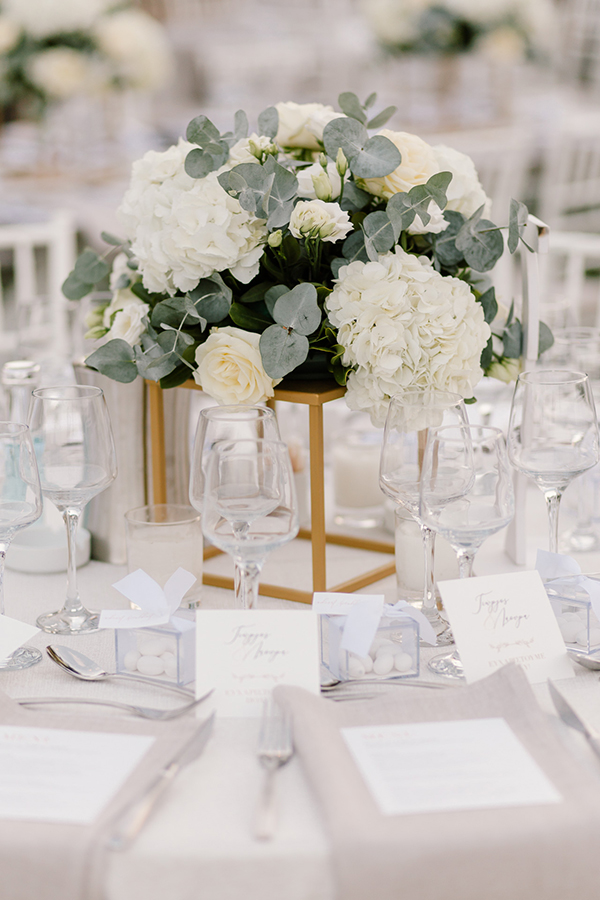 dreamy-summer-wedding-thessaloniki-impressive-floral-arrangements-white-color_67