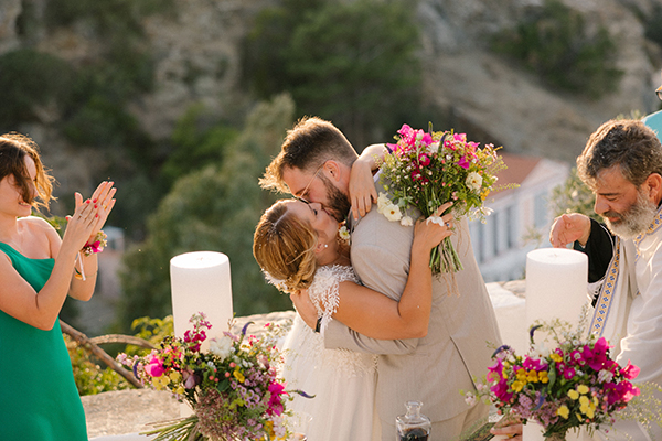 Yπέροχος καλοκαιρινός γάμος στην Κέα με μπουκαμβίλιες και λουλούδια του αγρού │ Kat & George