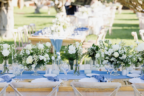 outdoor-wedding-athens-romantic-decoration-dusty-blue-hues_38