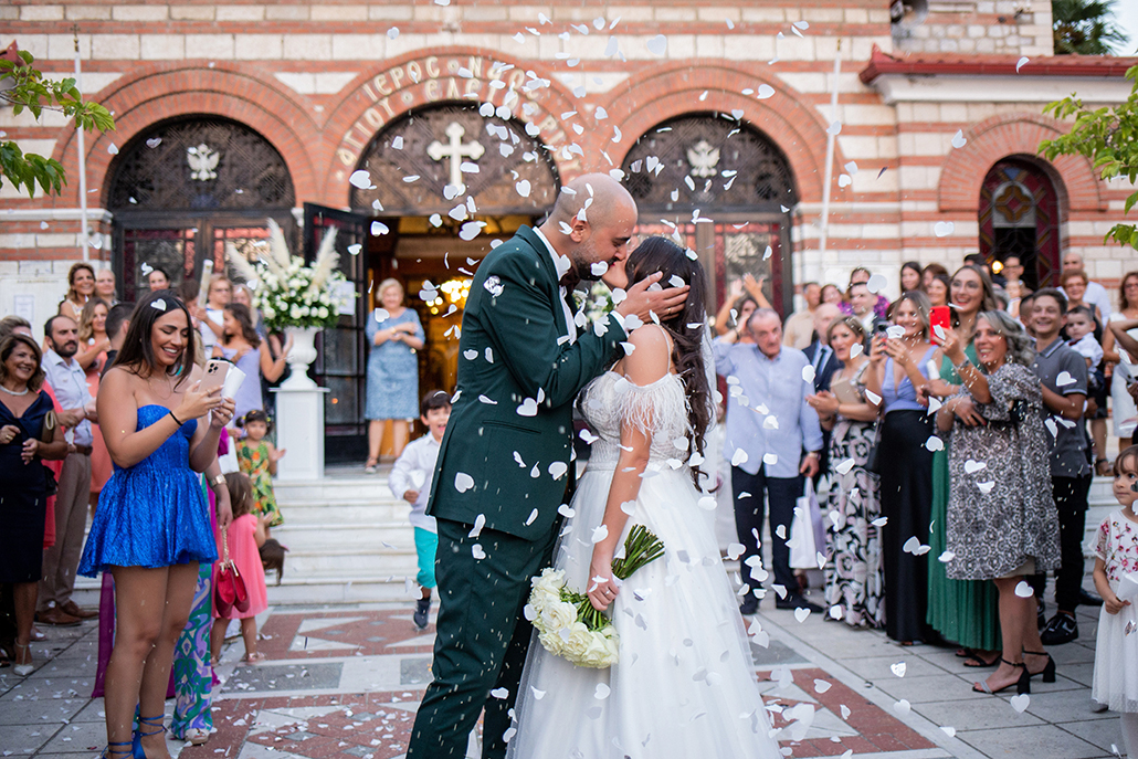 Όμορφος φθινοπωρινός γάμος στη Θεσσαλονίκη με λευκές ανθοσυνθέσεις │ Μαρία & Γιάννης