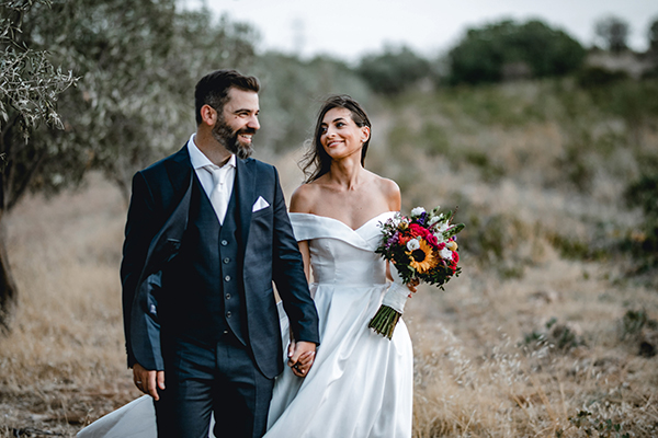 Colorful φθινοπωρινός γάμος στην Αθήνα με χρυσάνθεμα και ηλιοτρόπια │ Μαρία & Ανδρέας
