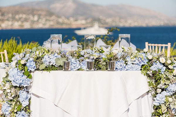 dreamy-summer-wedding-light-blue-hydrangeas-white-romantic-blooms_33x