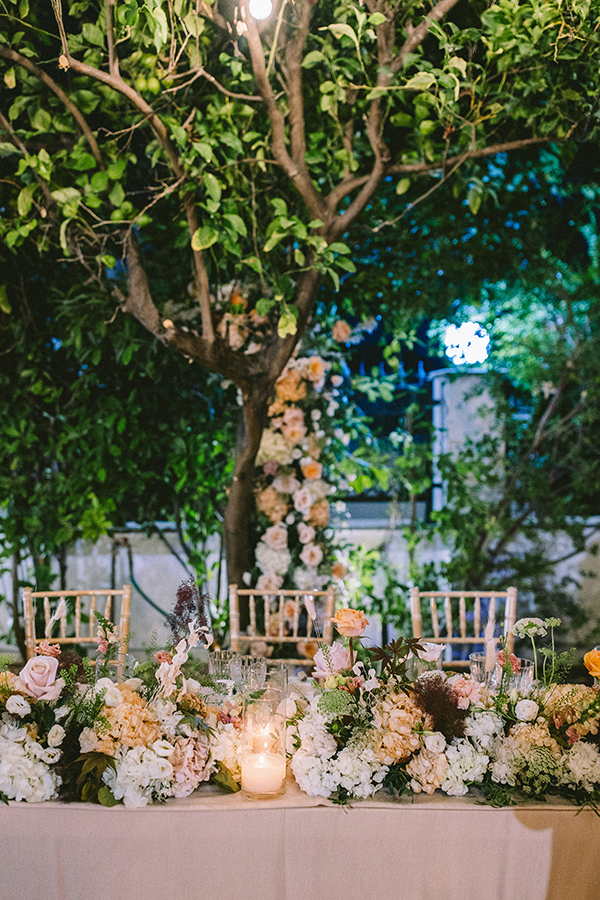 lovely-fall-wedding-hydrangeas-roses-light-shades_43