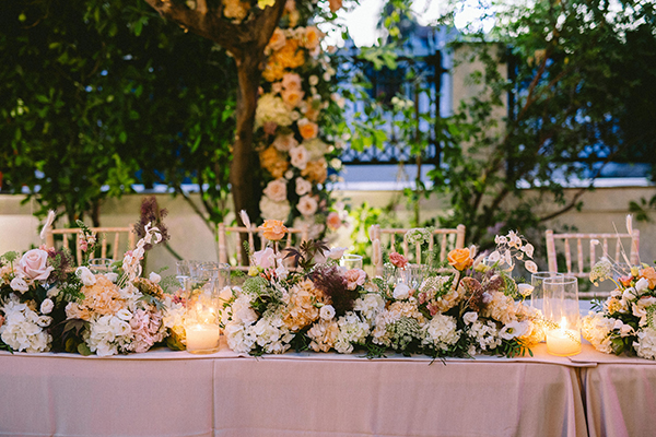 lovely-fall-wedding-hydrangeas-roses-light-shades_47